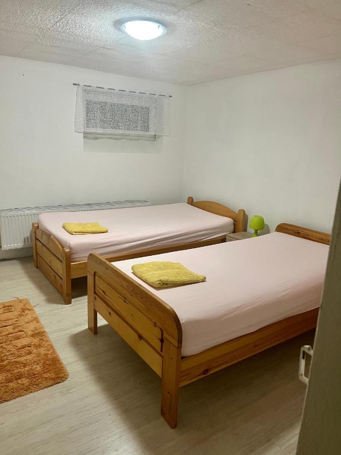 Doppelbett Zimmer Mit Gemeinschaftbad Borgholzhausen Exterior photo